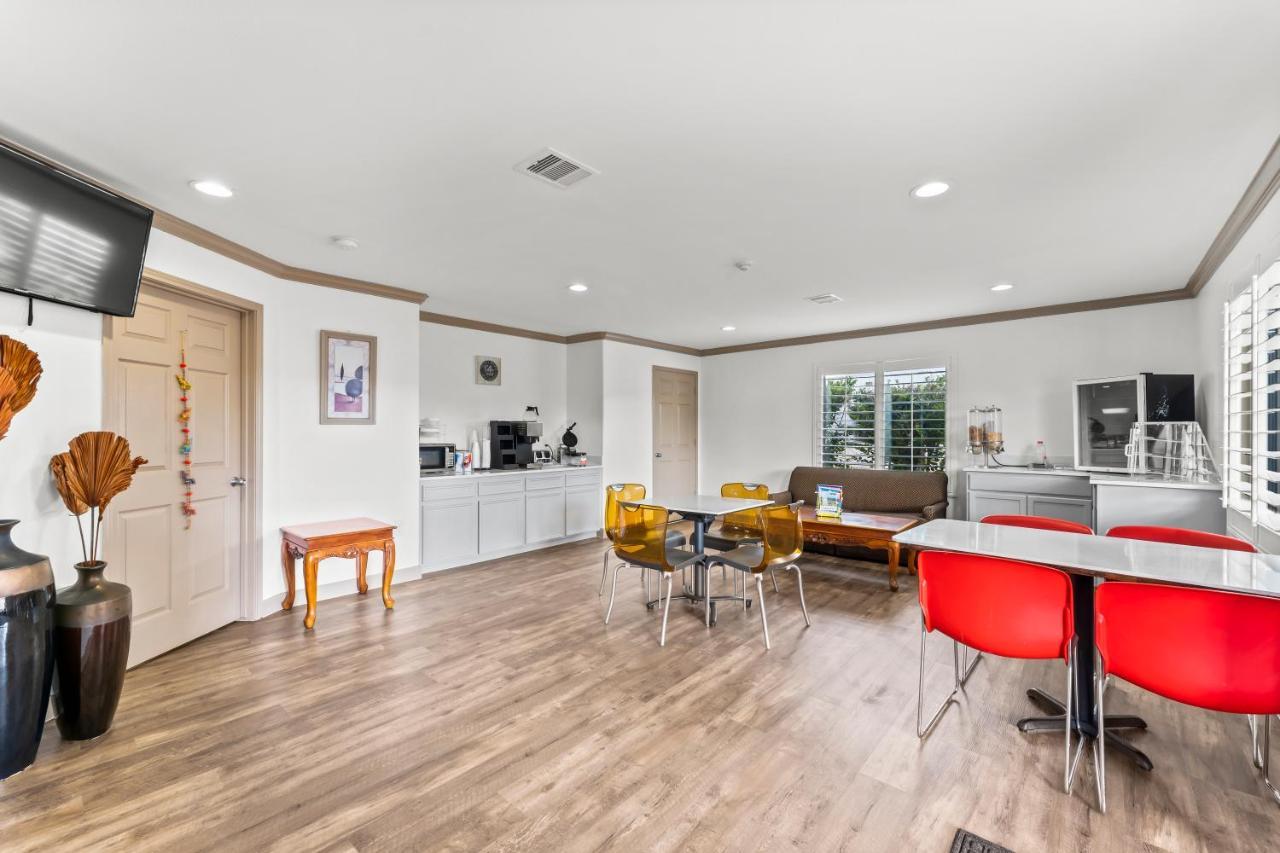 Executive Inn & Suites מגנוליה מראה חיצוני תמונה