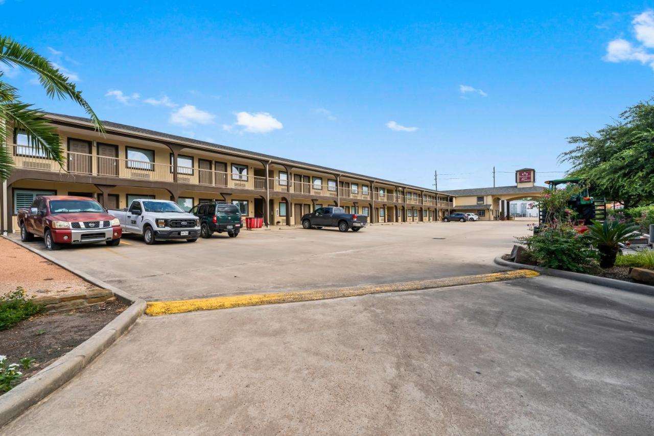 Executive Inn & Suites מגנוליה מראה חיצוני תמונה