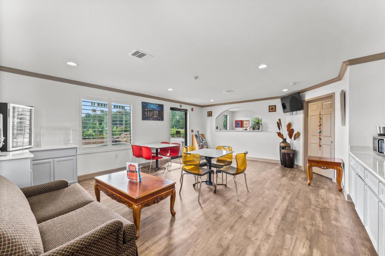 Executive Inn & Suites מגנוליה מראה חיצוני תמונה